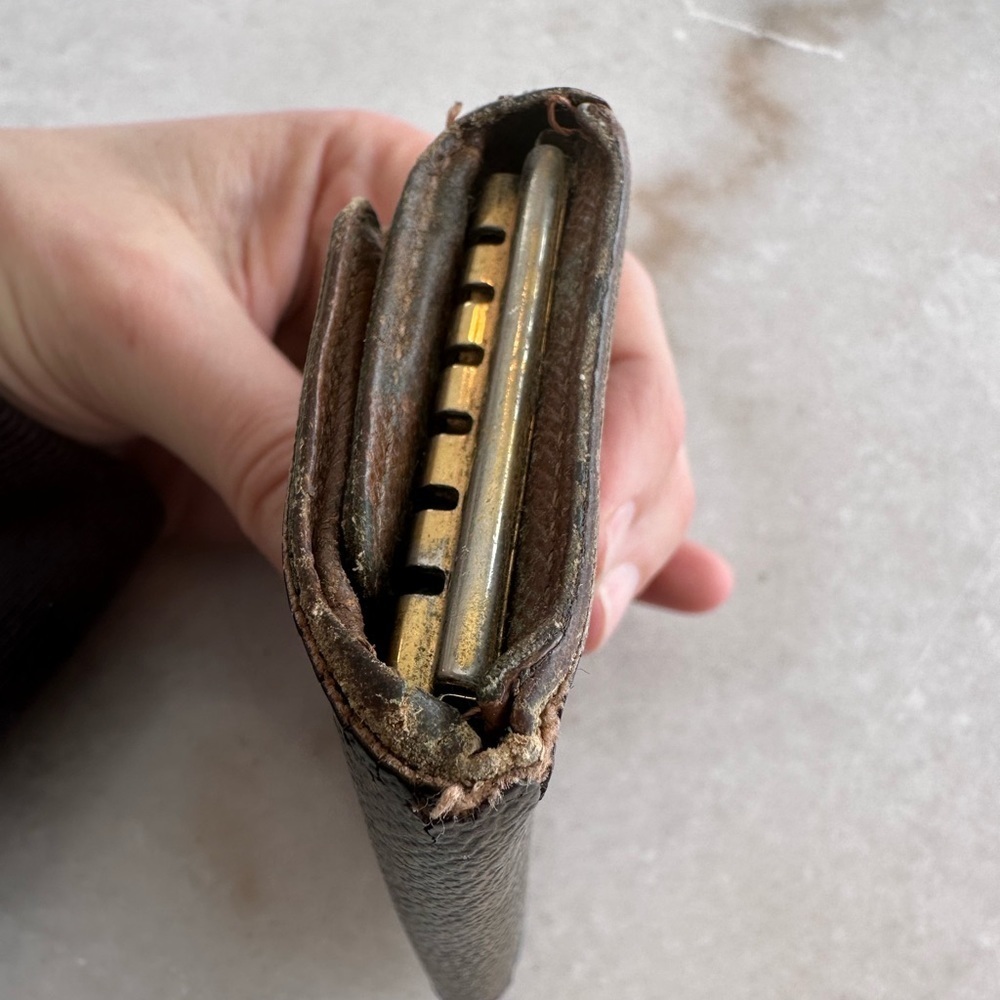 LOUIS VUITTON Monogram 6 Key Holder (CT4127) - Picture 7 of 10